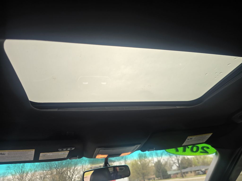 Photo 2 of this FORD EXPLORER