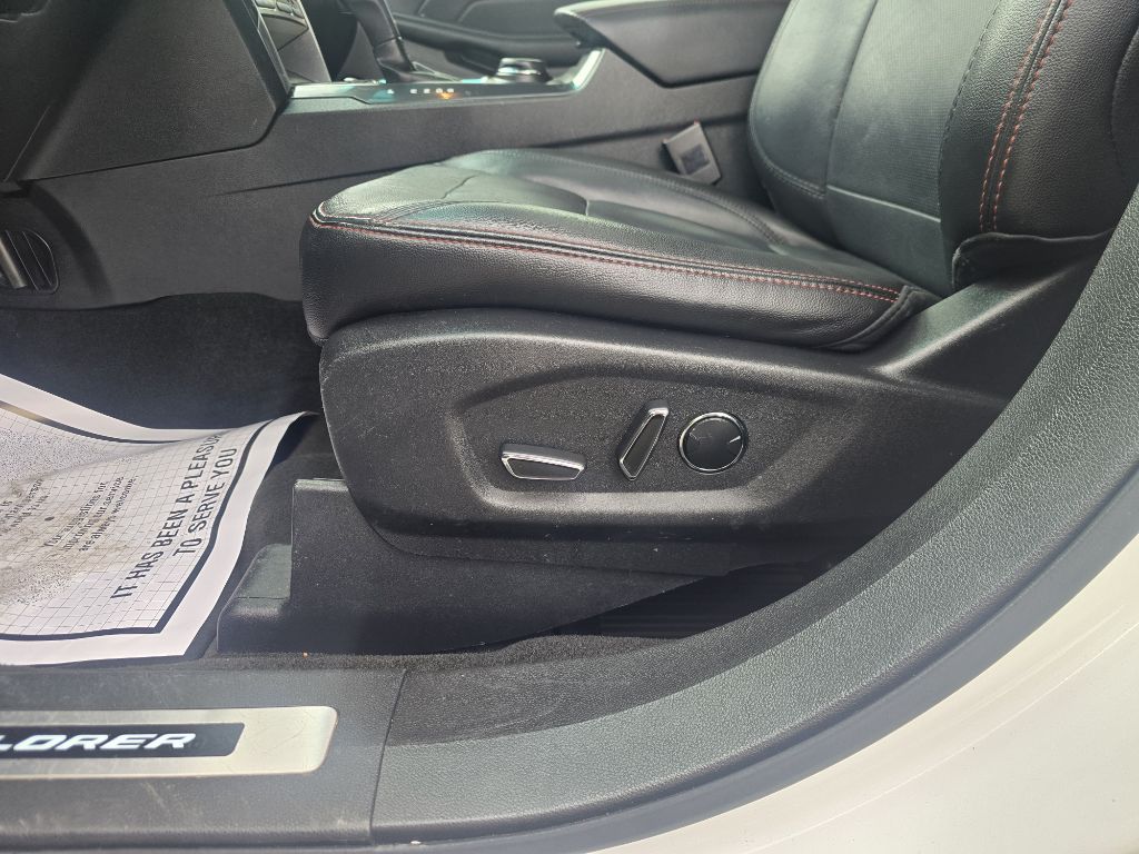 Photo 8 of this FORD EXPLORER
