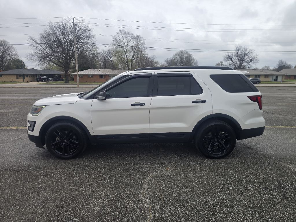 Photo 6 of this FORD EXPLORER