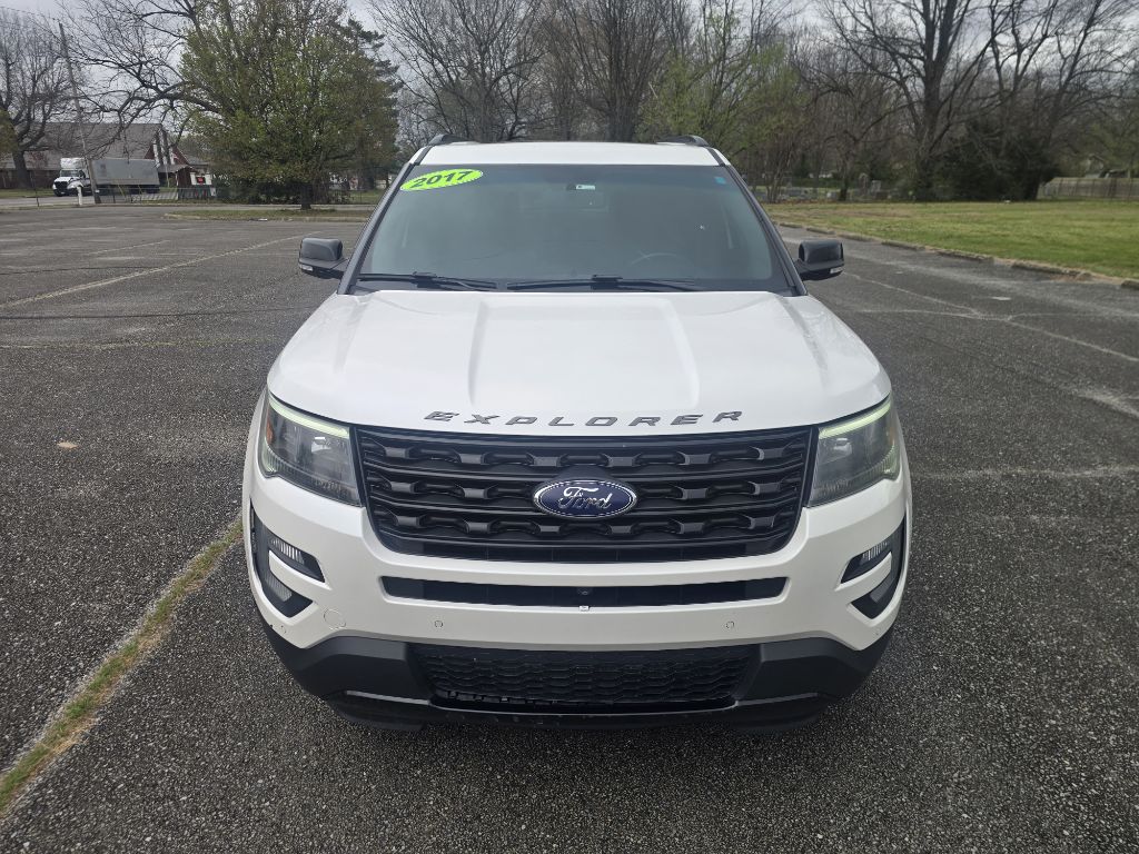 Photo 12 of this FORD EXPLORER