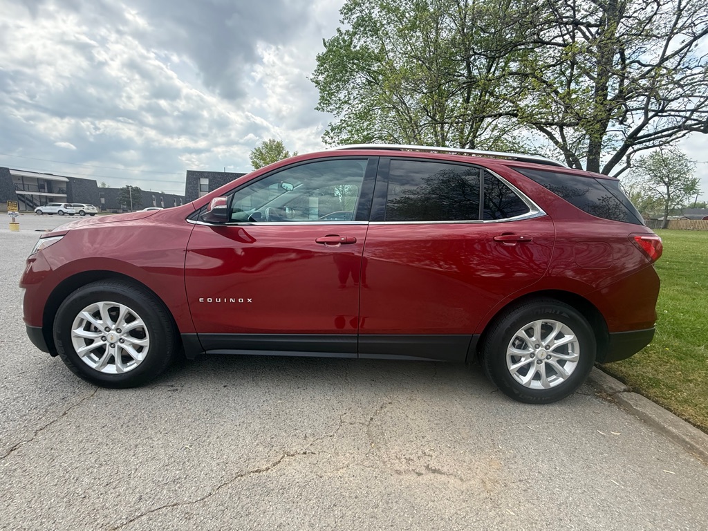 Photo 6 of this CHEVROLET EQUINOX