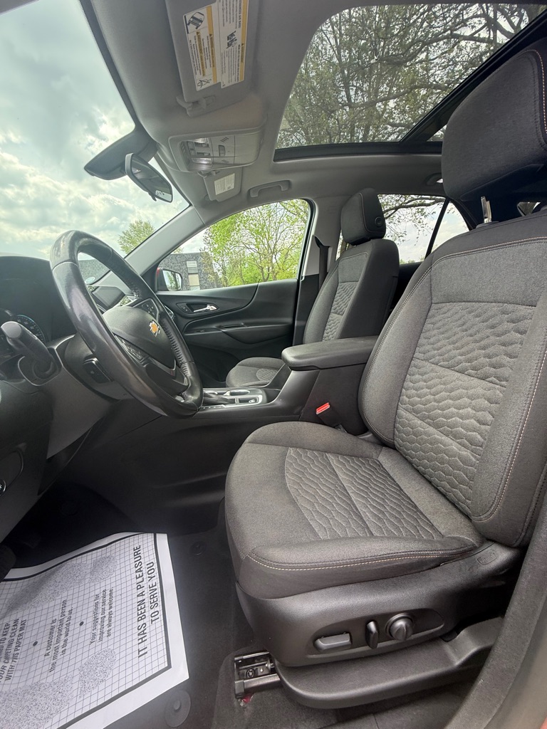 Photo 11 of this CHEVROLET EQUINOX