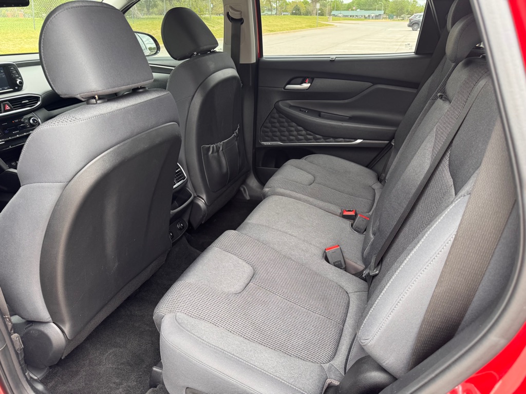 Photo 10 of this HYUNDAI SANTA FE