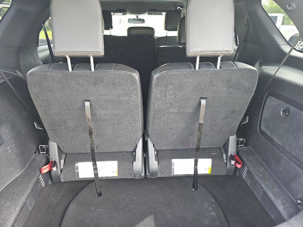 Photo 14 of this FORD EXPLORER