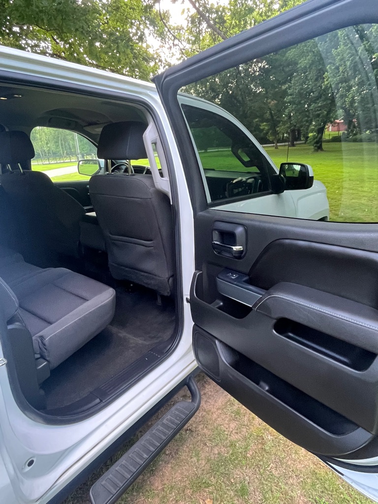 Photo 10 of this CHEVROLET SILVERADO 1500