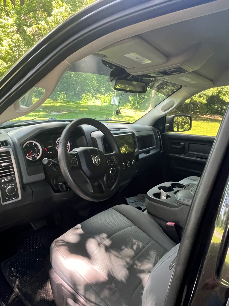 Photo 13 of this RAM 1500