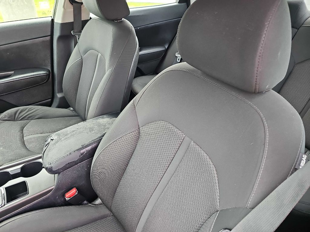 Photo 9 of this KIA OPTIMA