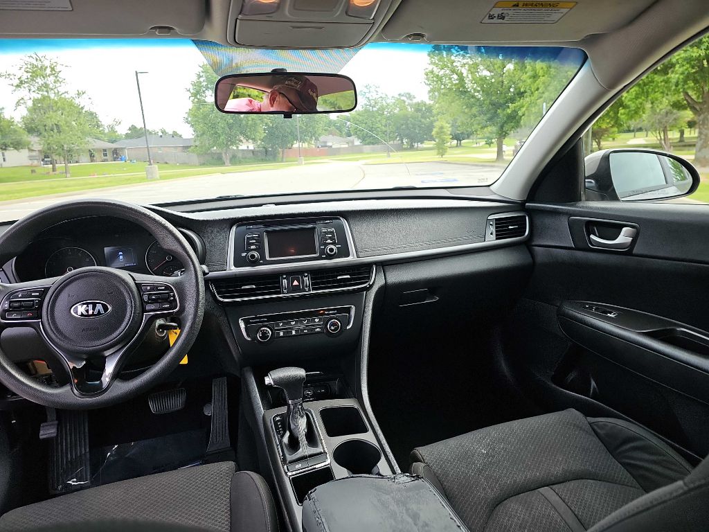 Photo 13 of this KIA OPTIMA