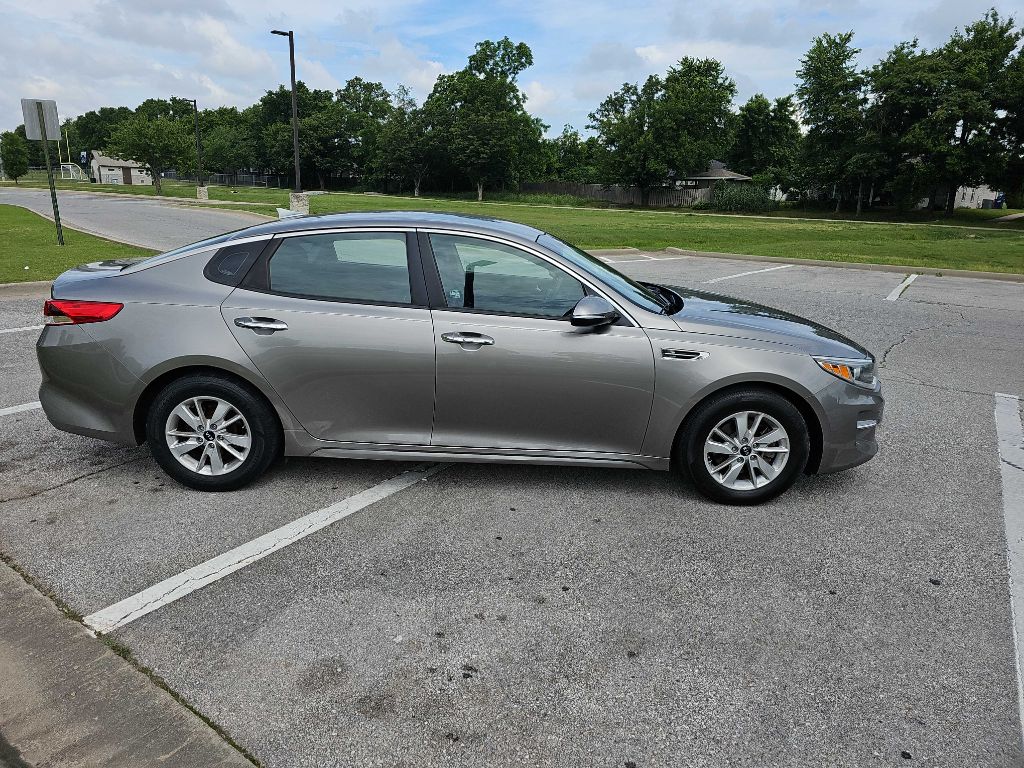 Photo 5 of this KIA OPTIMA