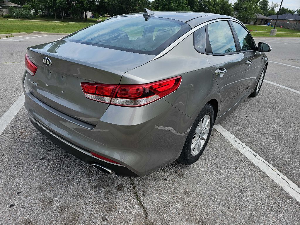Photo 2 of this KIA OPTIMA