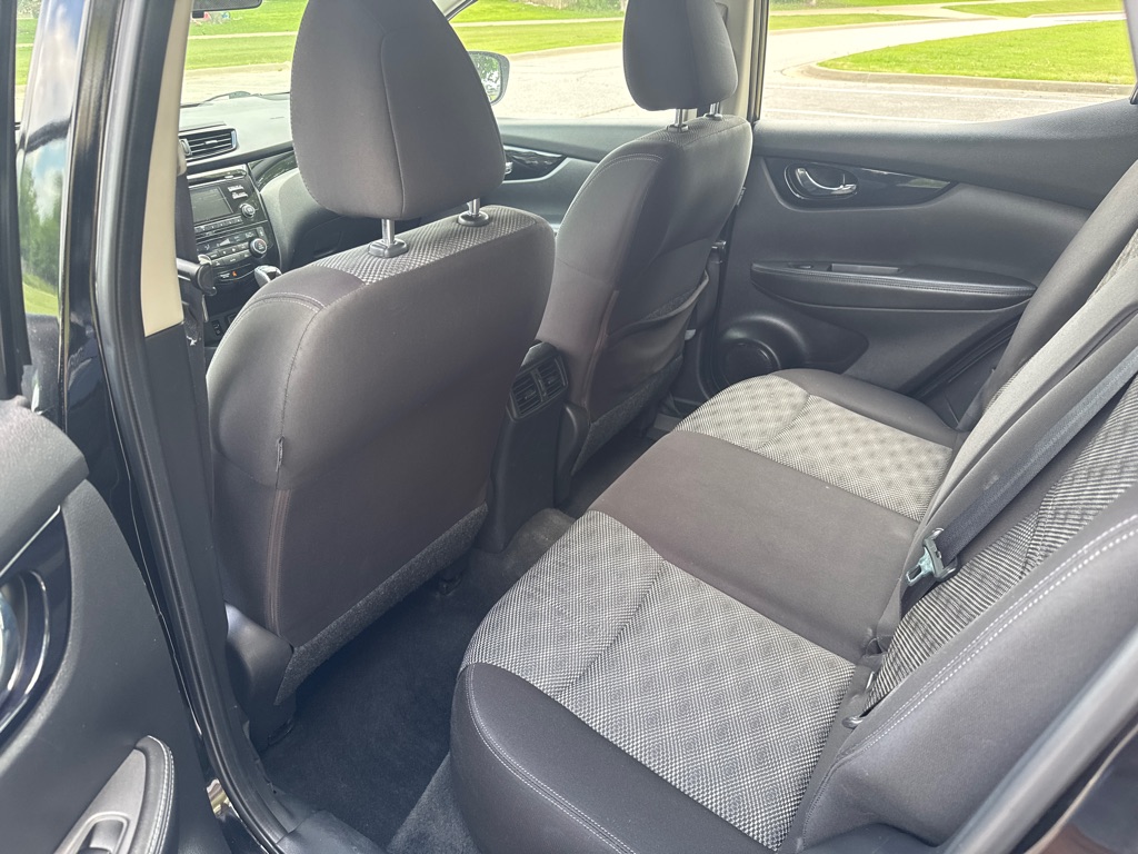 Photo 10 of this NISSAN ROGUE SPORT