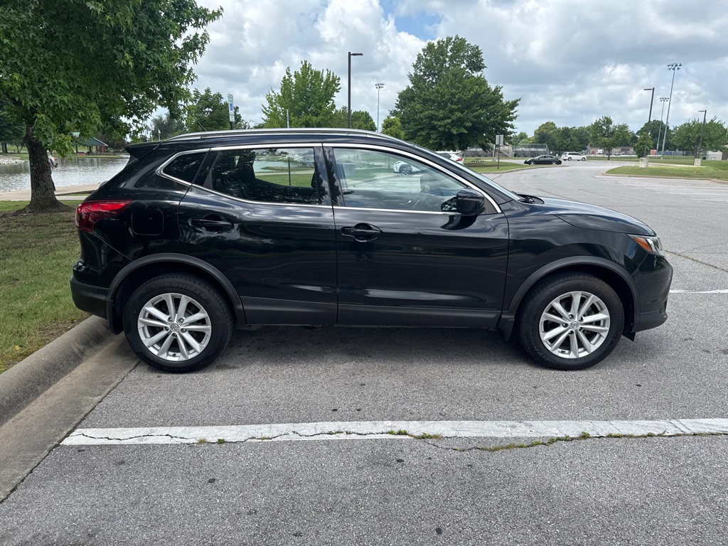 Photo 4 of this NISSAN ROGUE SPORT