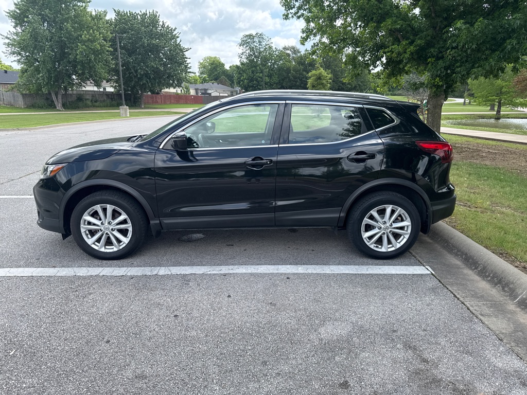 Photo 8 of this NISSAN ROGUE SPORT