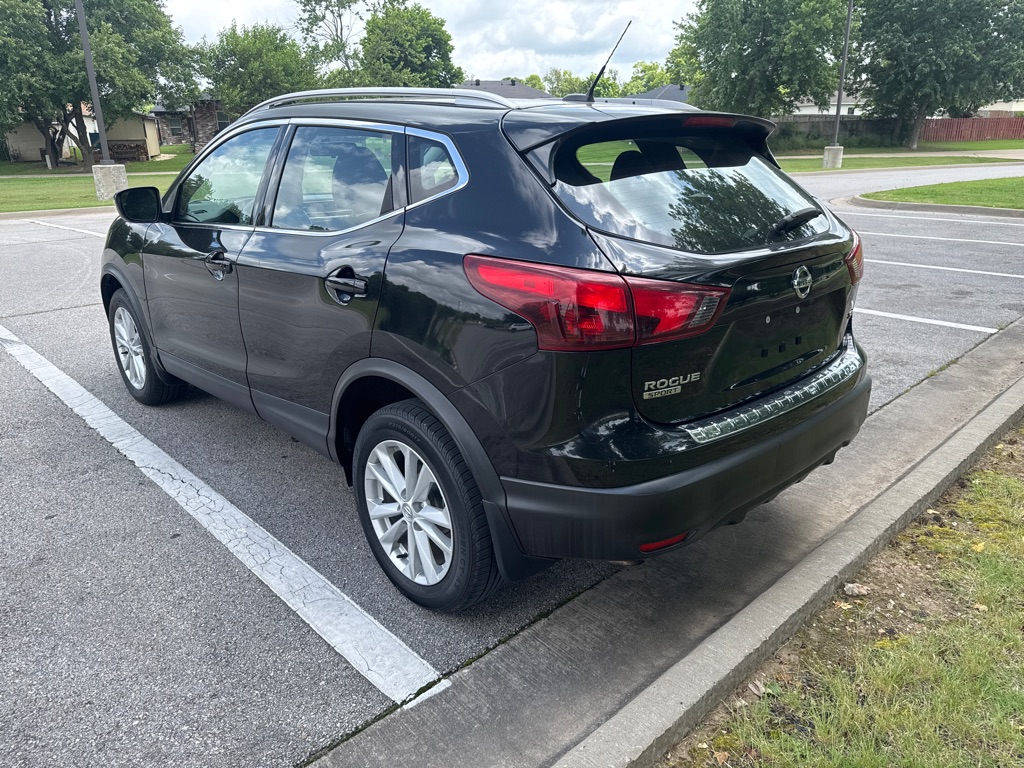 Photo 7 of this NISSAN ROGUE SPORT
