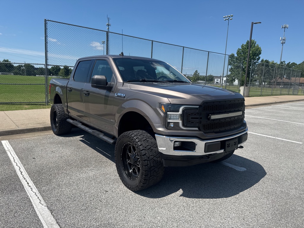 Photo 3 of this FORD F150