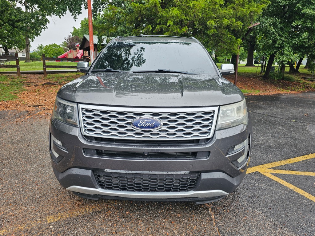 Photo 2 of this FORD EXPLORER