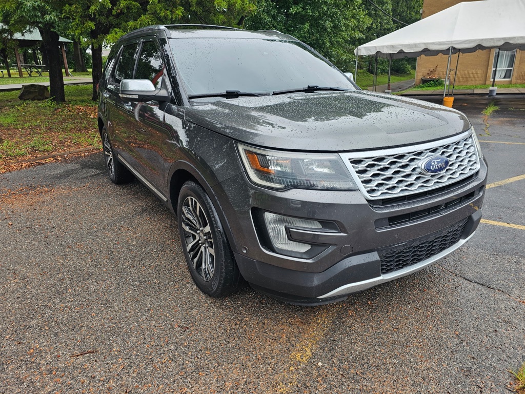 Photo 3 of this FORD EXPLORER
