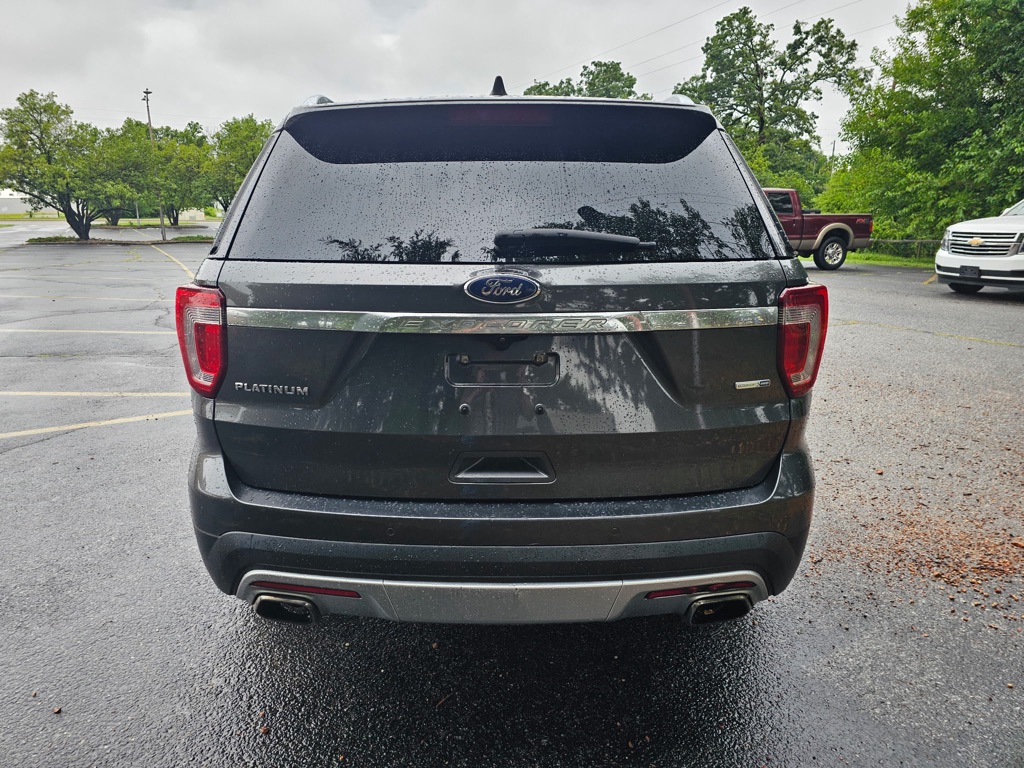 Photo 6 of this FORD EXPLORER
