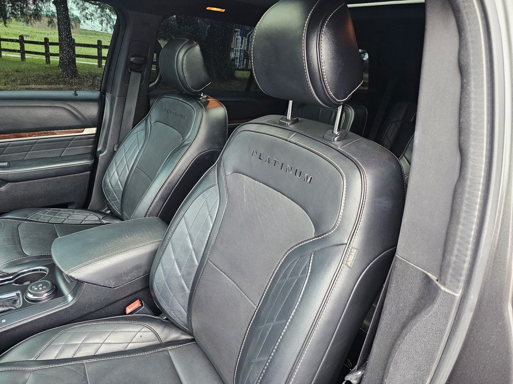 Photo 11 of this FORD EXPLORER