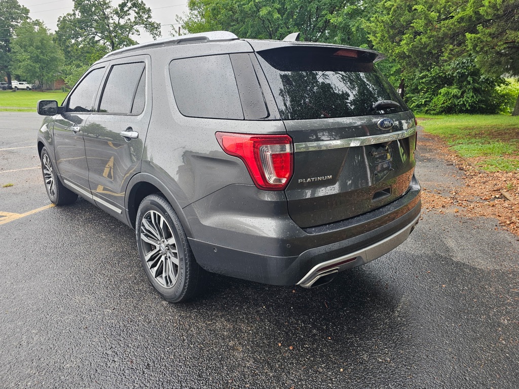 Photo 7 of this FORD EXPLORER