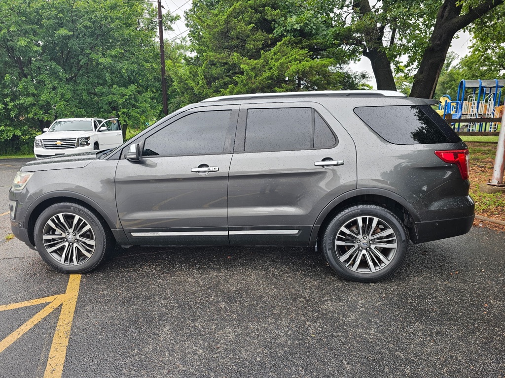 Photo 8 of this FORD EXPLORER