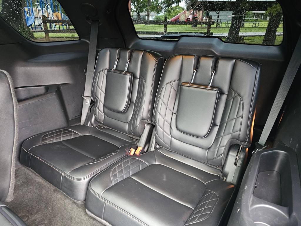 Photo 12 of this FORD EXPLORER