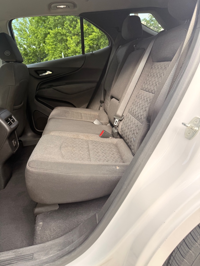 Photo 7 of this CHEVROLET EQUINOX