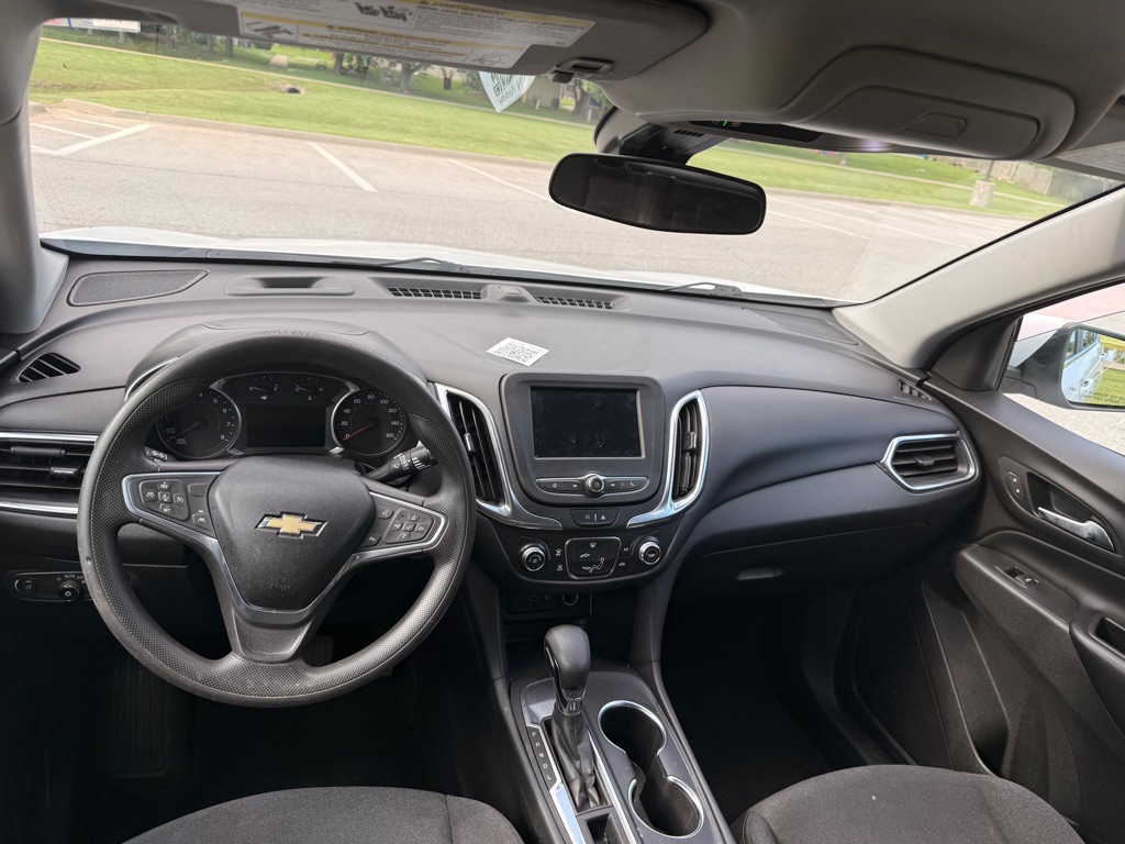 Photo 6 of this CHEVROLET EQUINOX