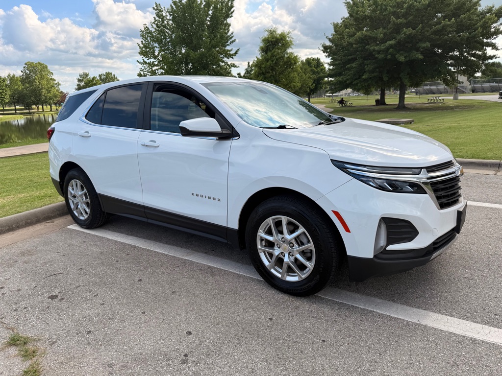 Photo 3 of this CHEVROLET EQUINOX