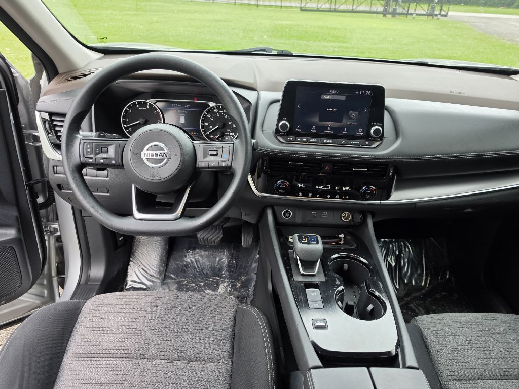 Photo 13 of this NISSAN ROGUE