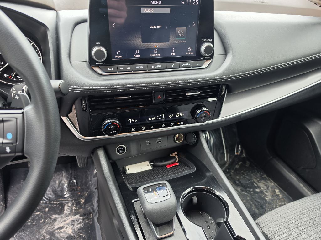 Photo 12 of this NISSAN ROGUE