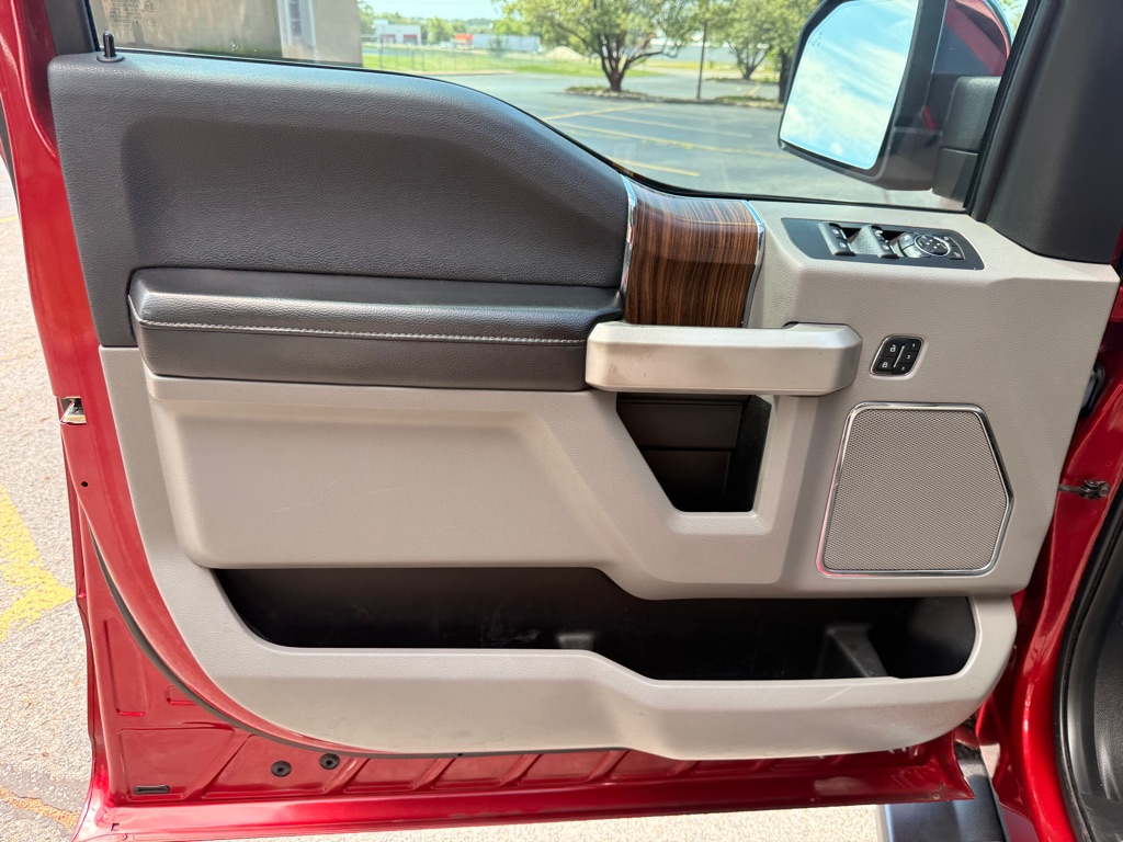 Photo 10 of this FORD F150