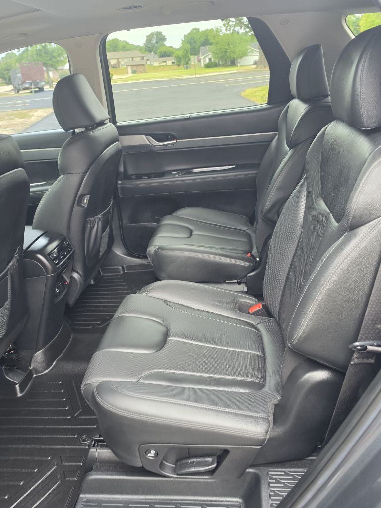 Photo 12 of this HYUNDAI PALISADE