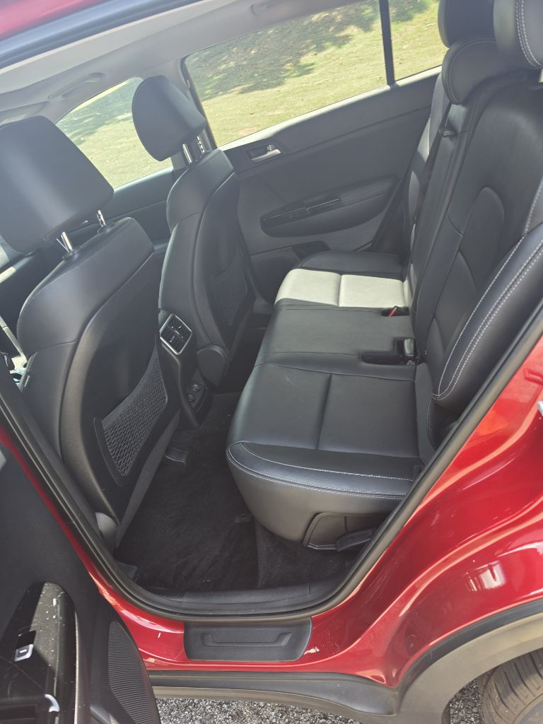 Photo 11 of this KIA SPORTAGE