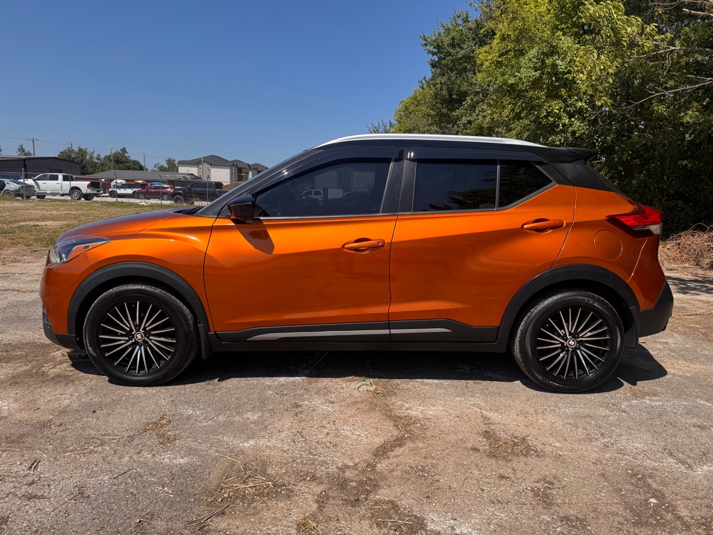 Photo 8 of this NISSAN KICKS