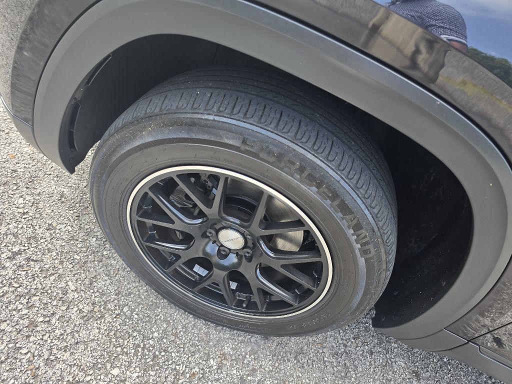 Photo 6 of this VOLKSWAGEN ATLAS