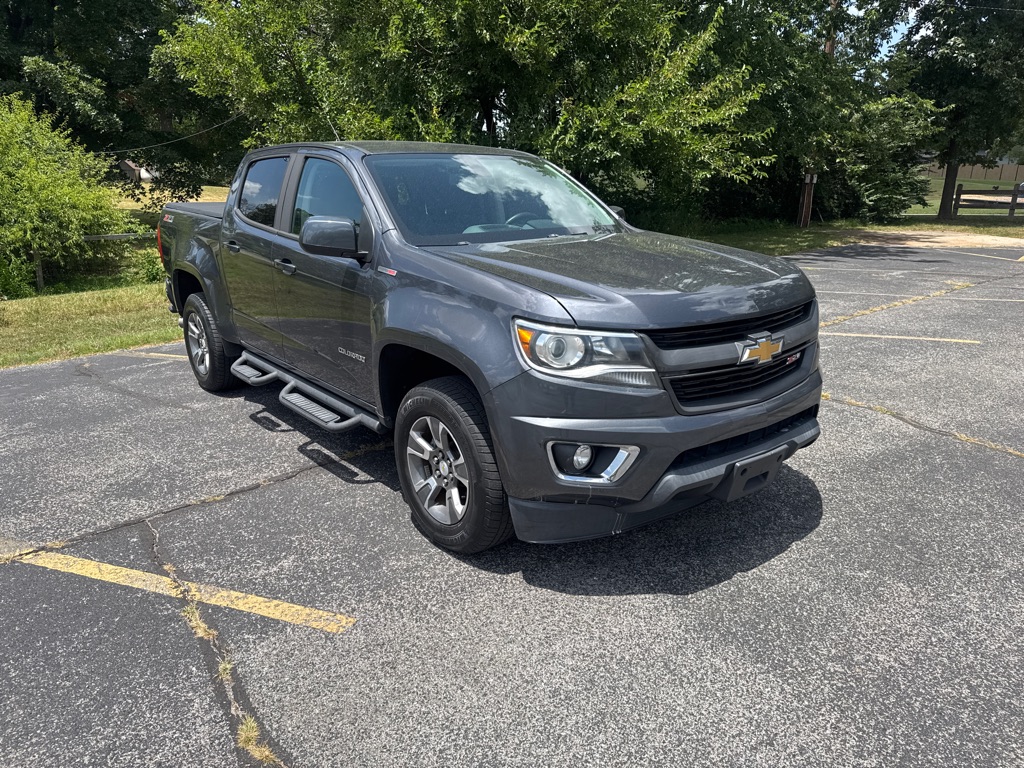 Photo 3 of this CHEVROLET COLORADO