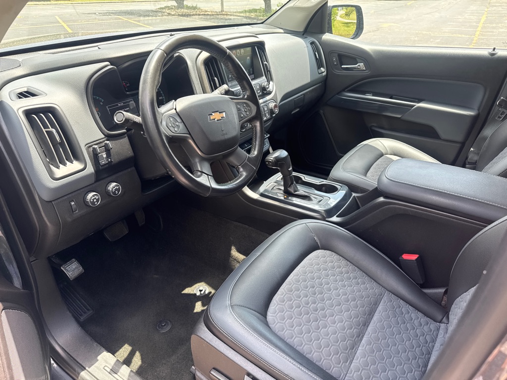 Photo 9 of this CHEVROLET COLORADO