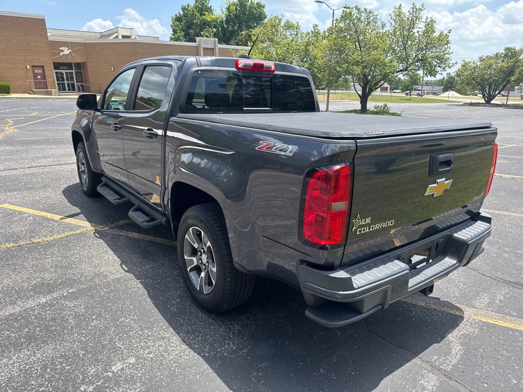 Photo 7 of this CHEVROLET COLORADO