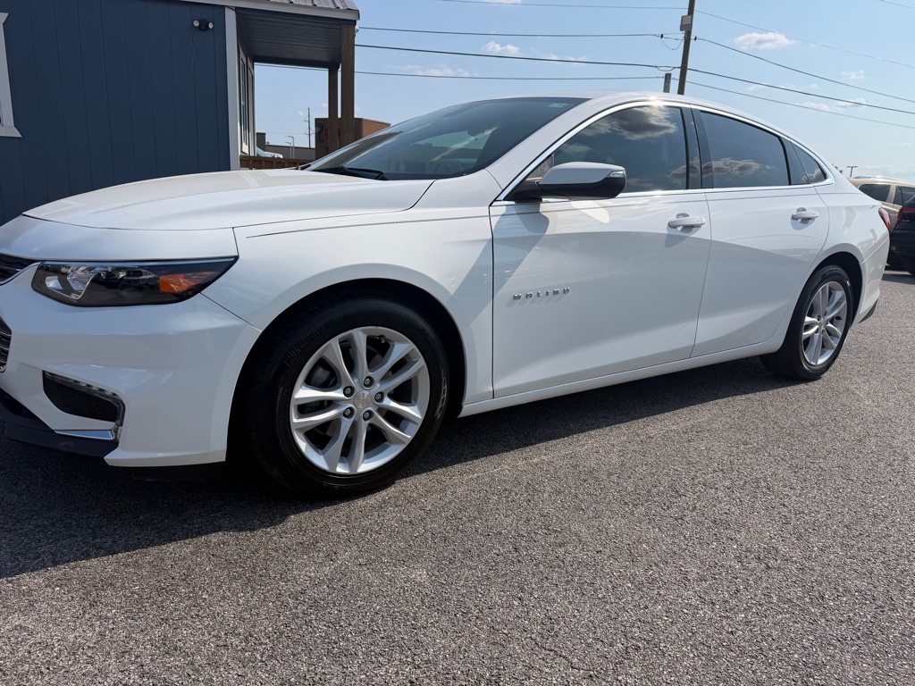Photo 3 of this CHEVROLET MALIBU