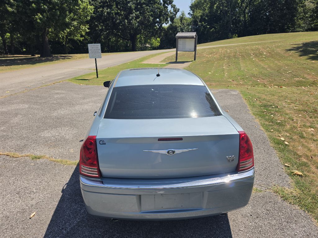 Photo 8 of this CHRYSLER 300C