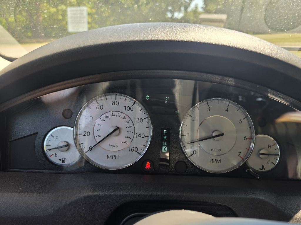Photo 14 of this CHRYSLER 300C