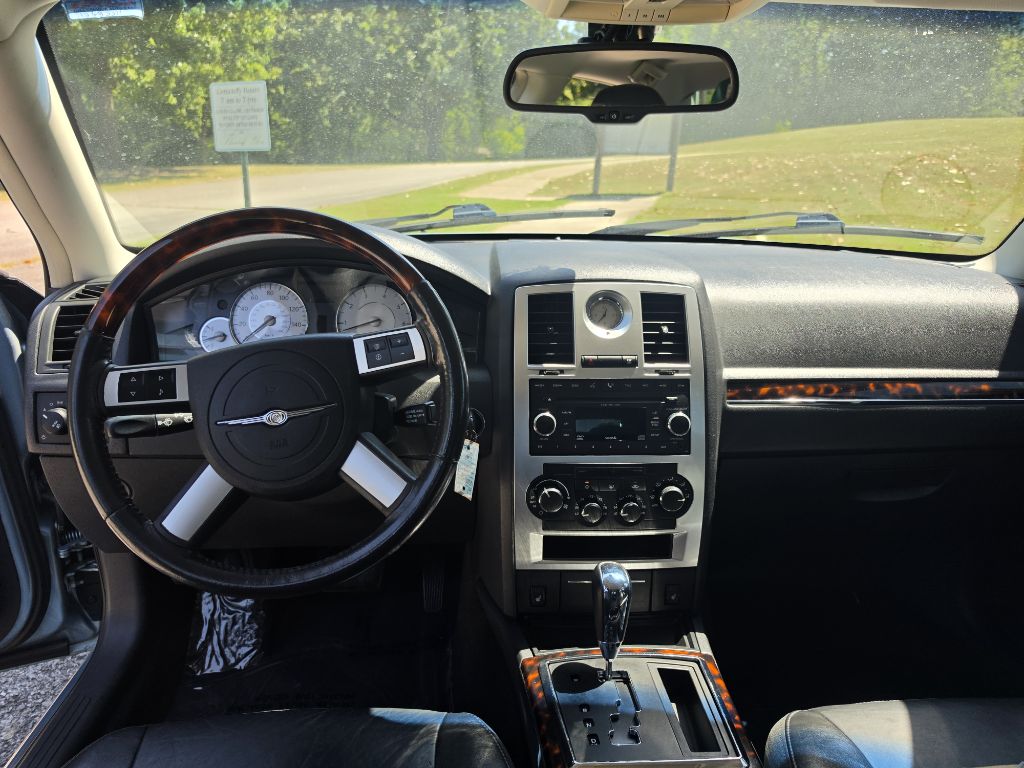 Photo 12 of this CHRYSLER 300C