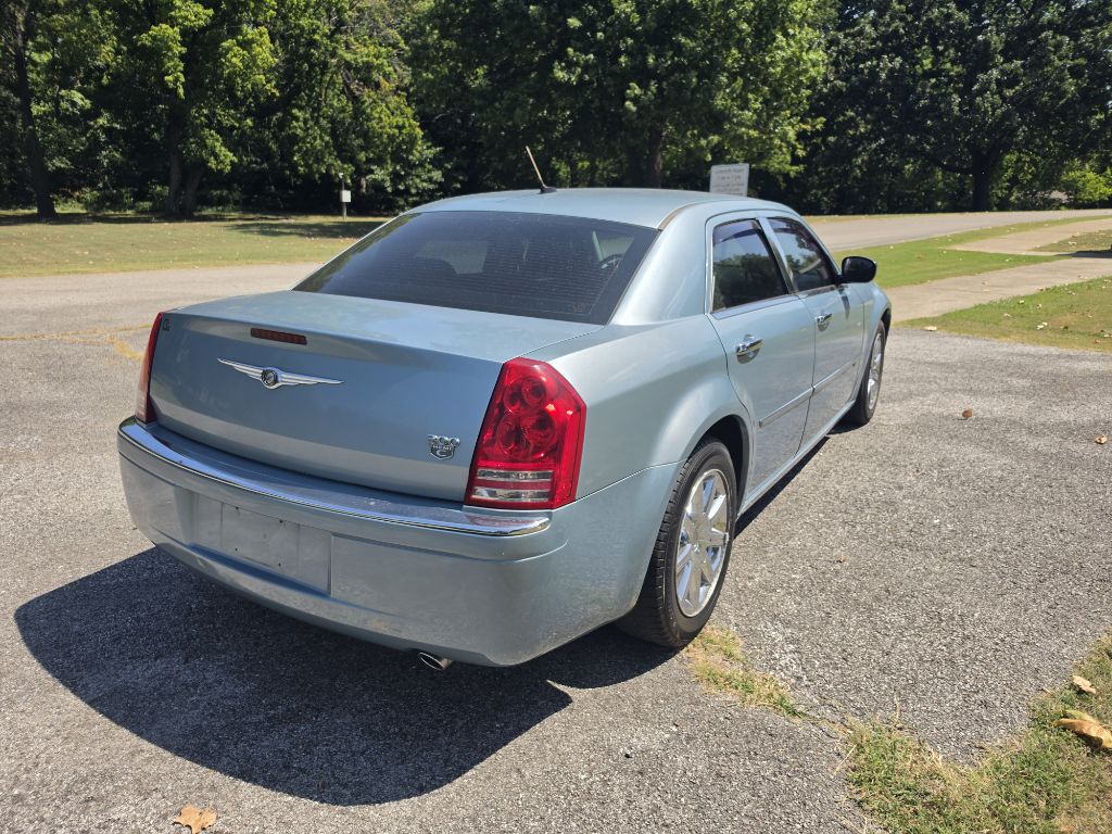 Photo 6 of this CHRYSLER 300C