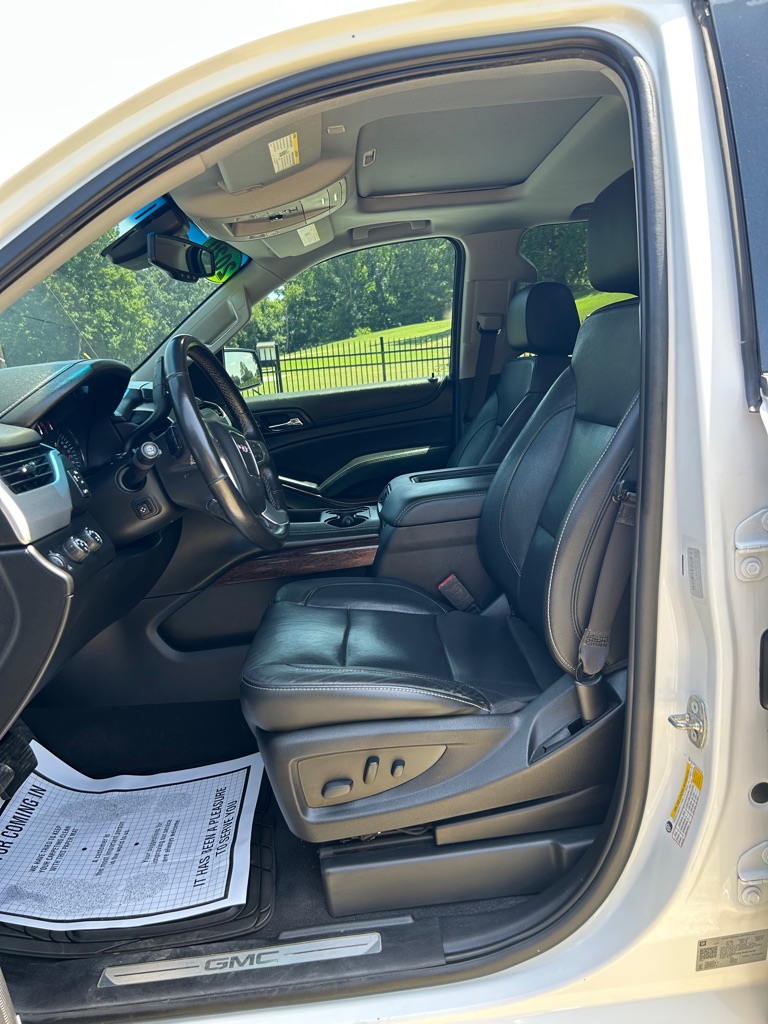 Photo 9 of this GMC YUKON