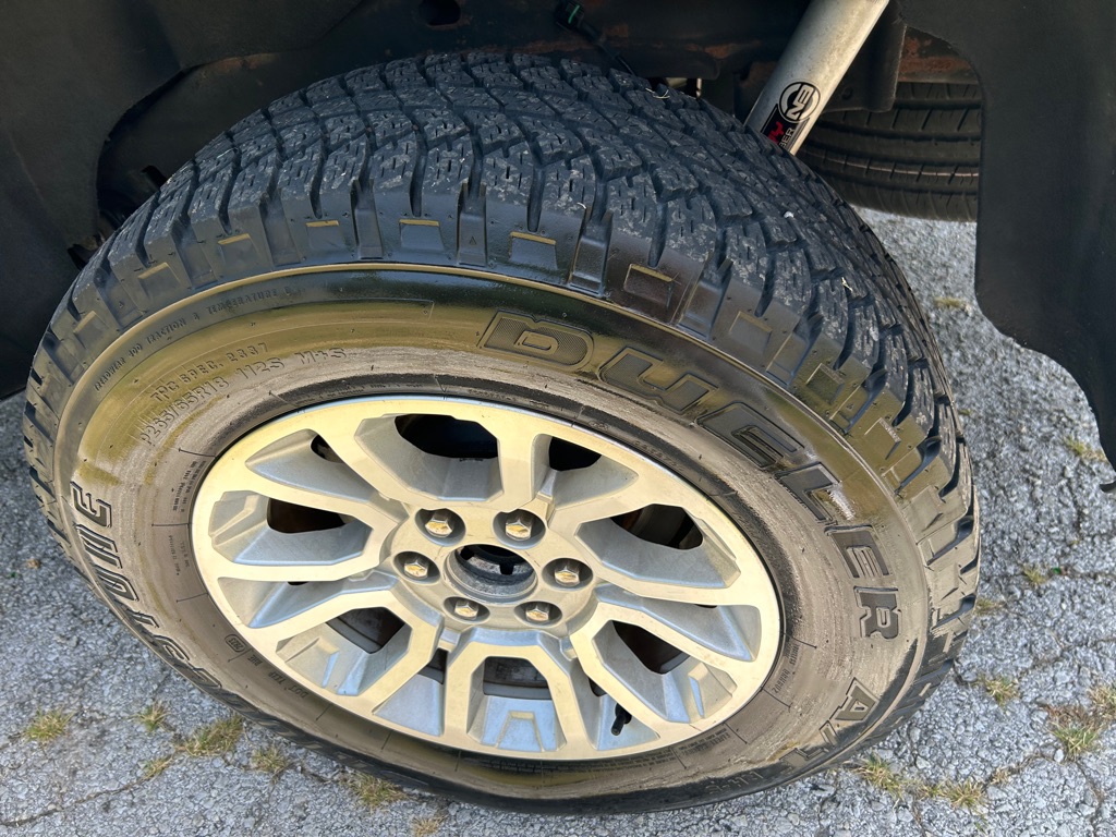 Photo 12 of this GMC YUKON