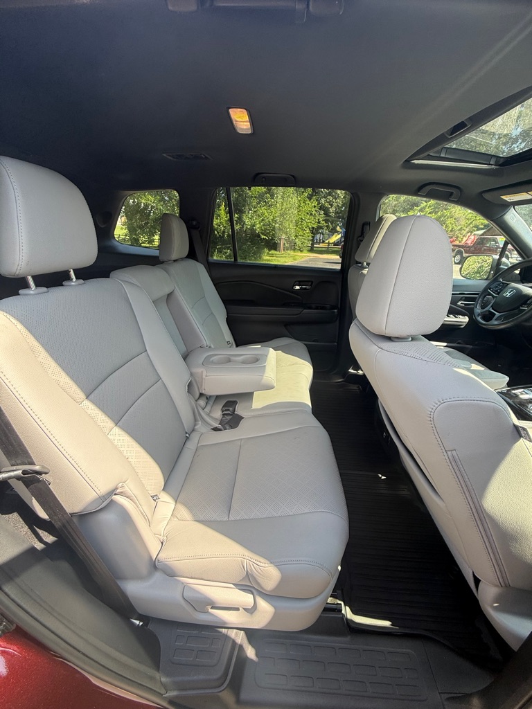Photo 14 of this HONDA PASSPORT