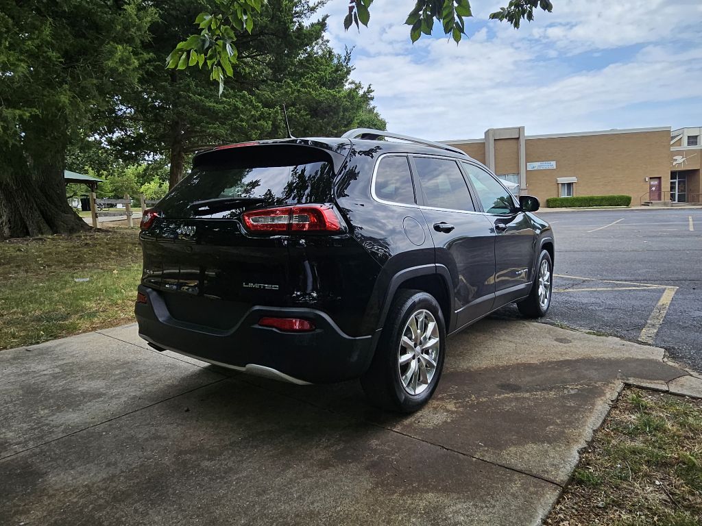Photo 4 of this JEEP CHEROKEE