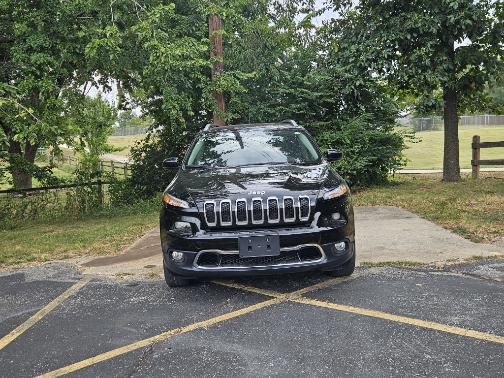 Photo 9 of this JEEP CHEROKEE