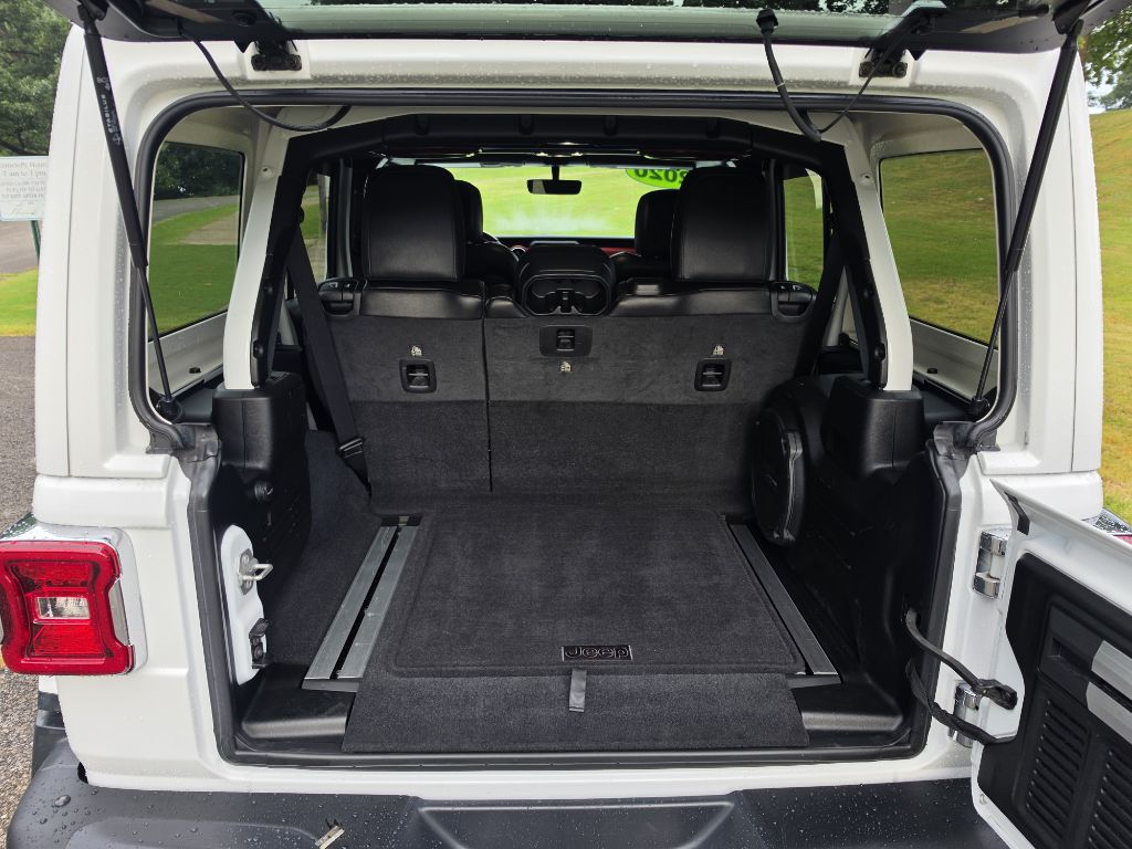 Photo 33 of this JEEP WRANGLER UNLIMI